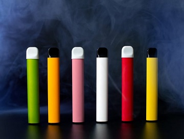 FDA はタバコを含まない E ジュースを規制していますか? 合成ニコチン禁止の提案された新たな力
    